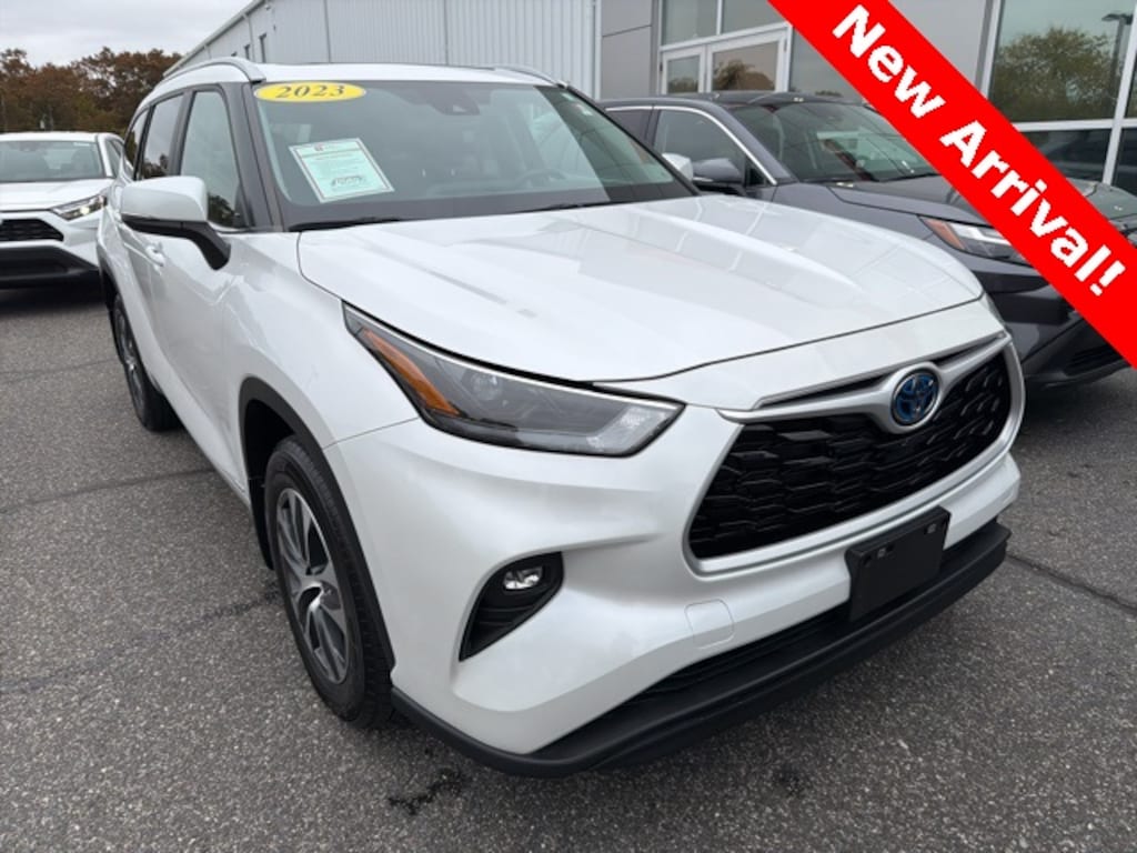 Used 2023 Toyota Highlander Hybrid XLE SUV