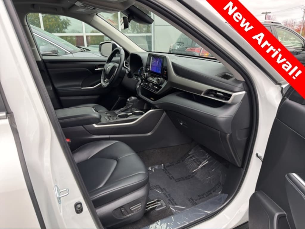 Used 2023 Toyota Highlander Hybrid XLE SUV