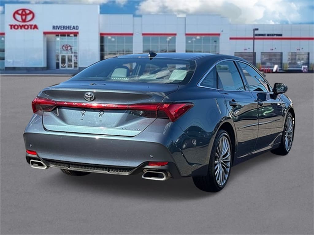 Used 2022 Toyota Avalon Limited Sedan