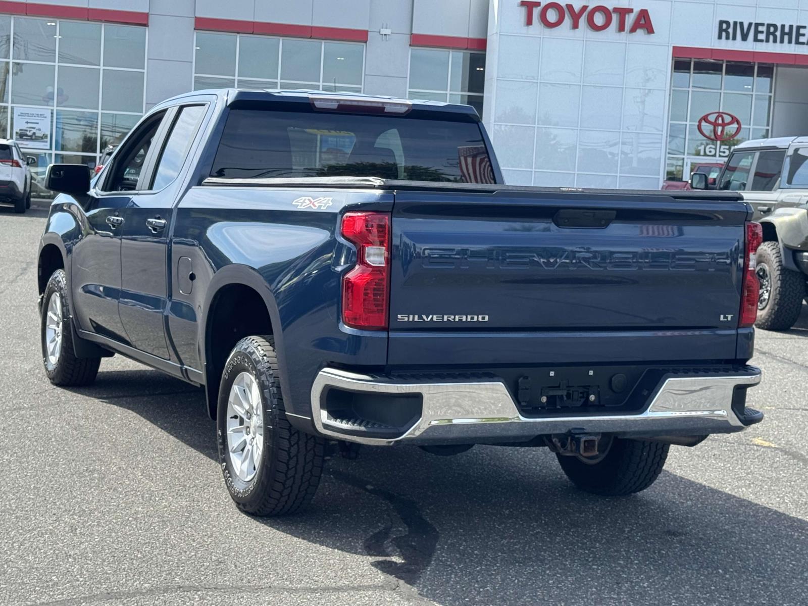 2019 Chevrolet Silverado 1500 LT photo 4
