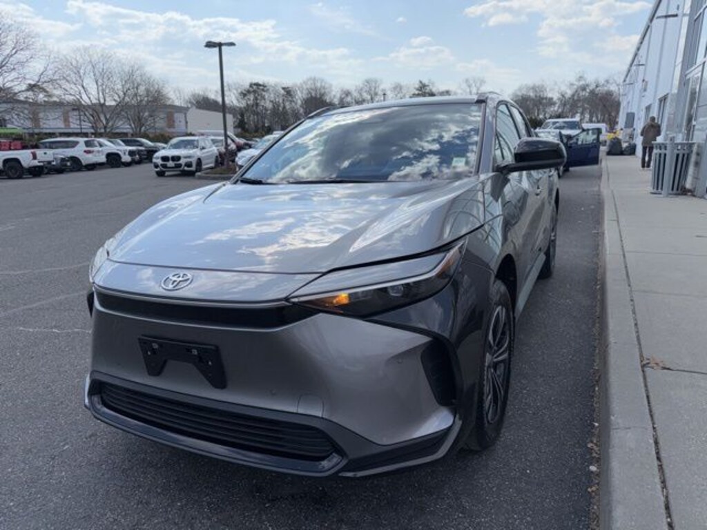 Used 2025 Toyota bZ4X XLE SUV