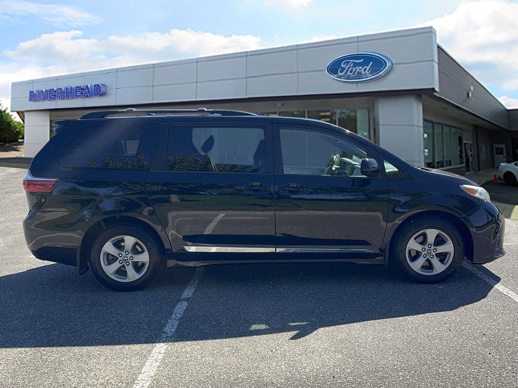 Used 2020 Toyota Sienna LE Minivan/Van