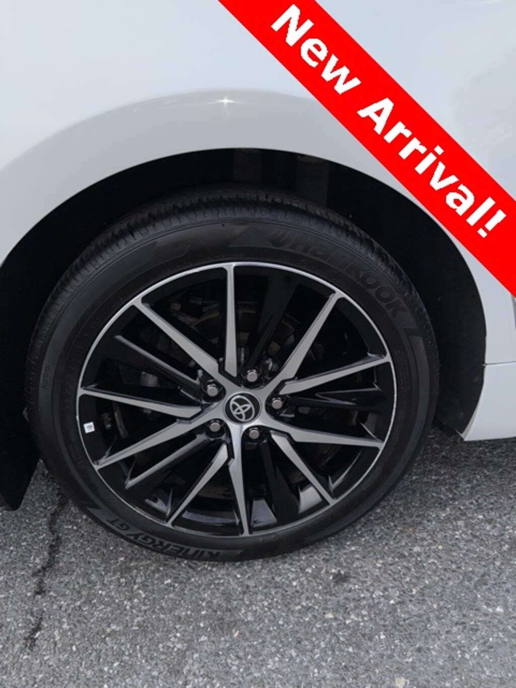 Used 2023 Toyota Camry SE Sedan