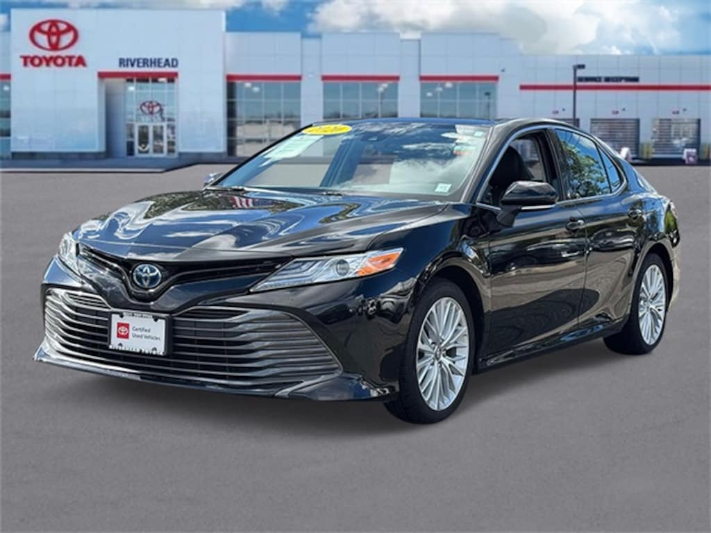 Used 2020 Toyota Camry Hybrid XLE Sedan