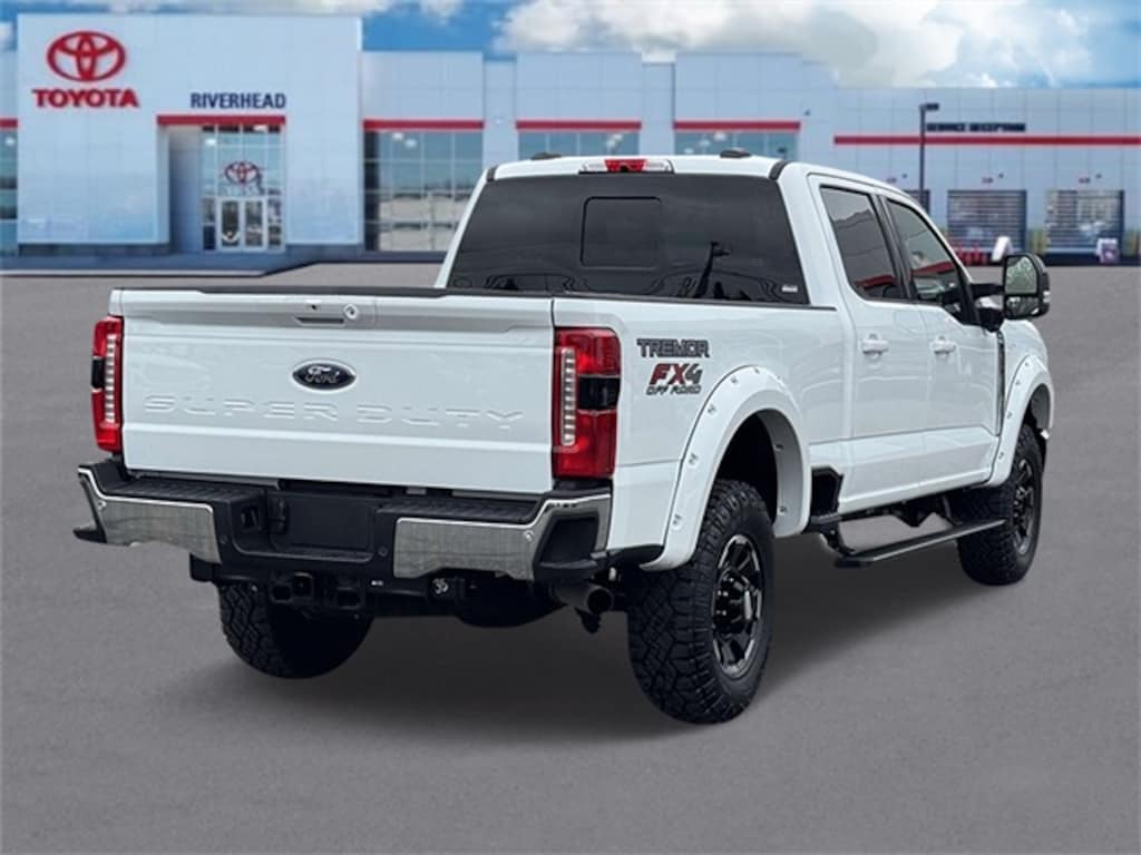 Used 2025 Ford F-350SD Lariat Truck