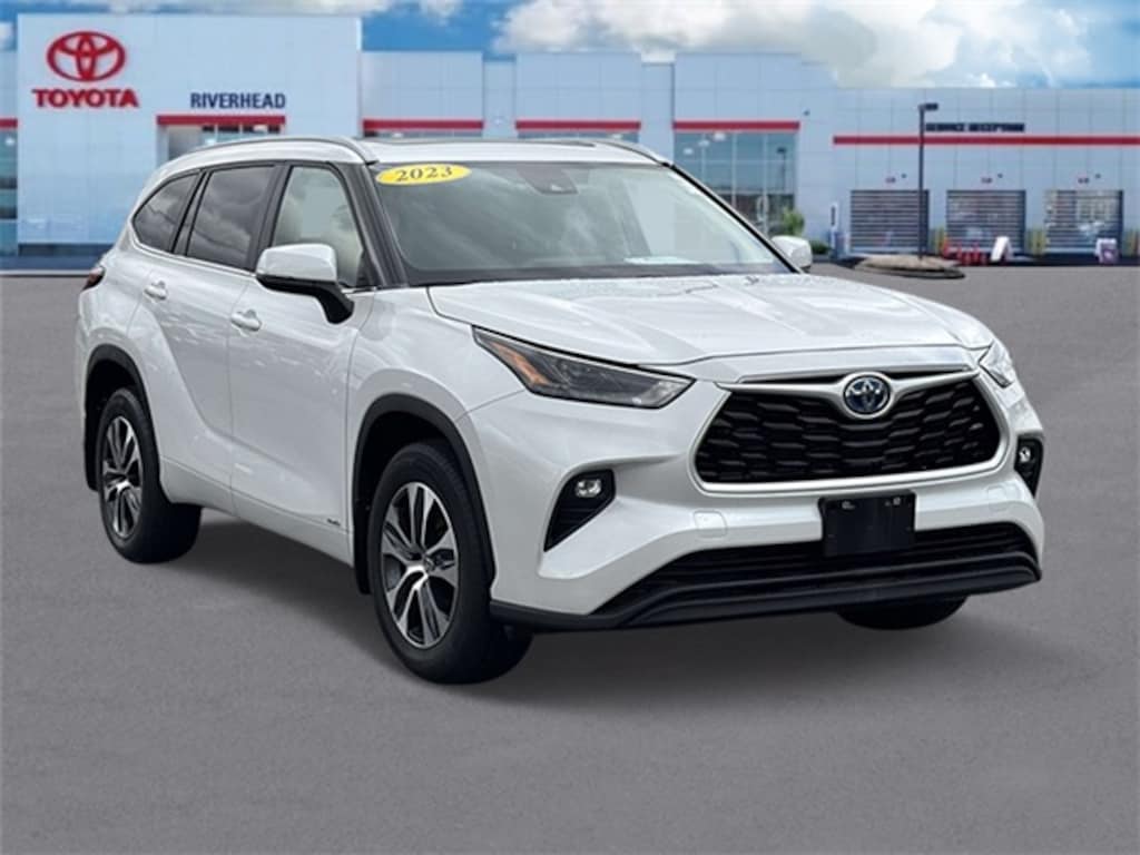 Used 2023 Toyota Highlander Hybrid XLE SUV