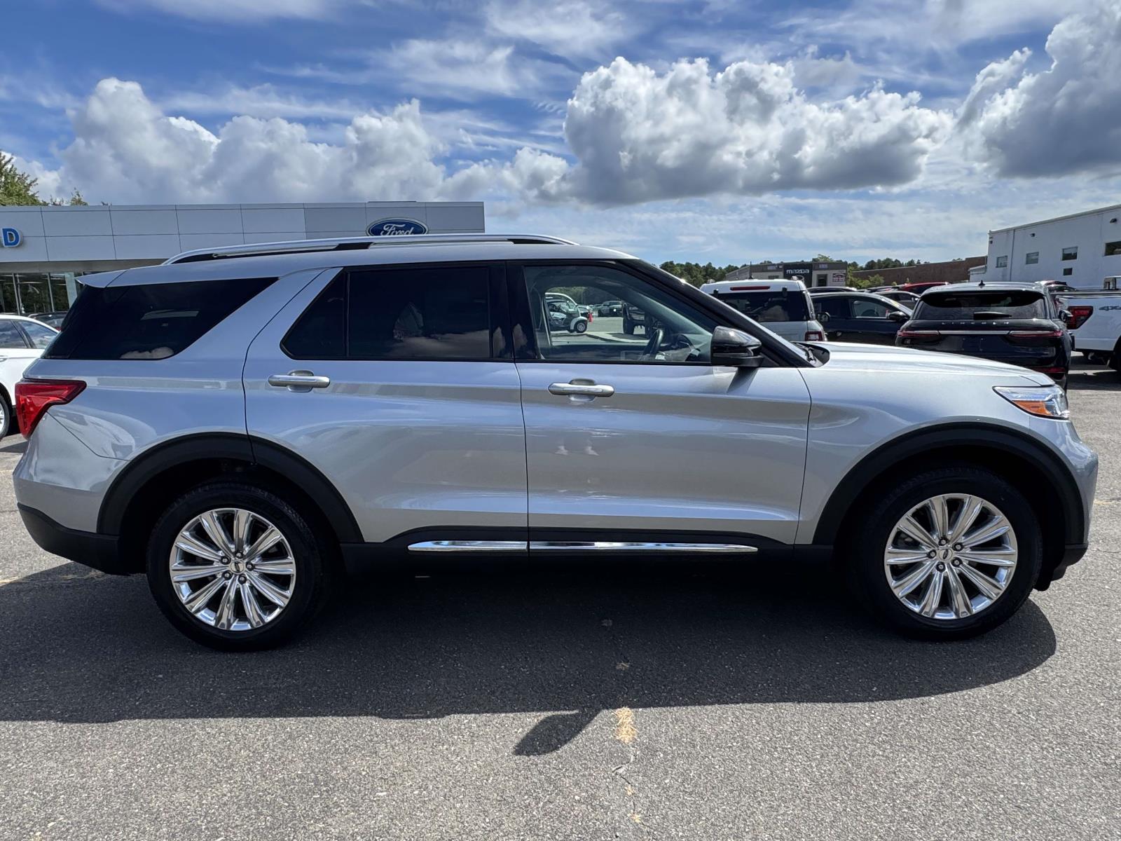 2022 Ford Explorer Limited photo 3