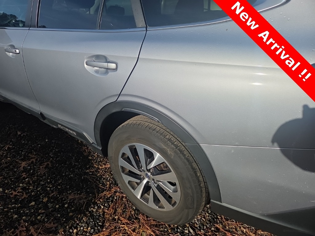 Used 2022 Subaru Outback Premium SUV