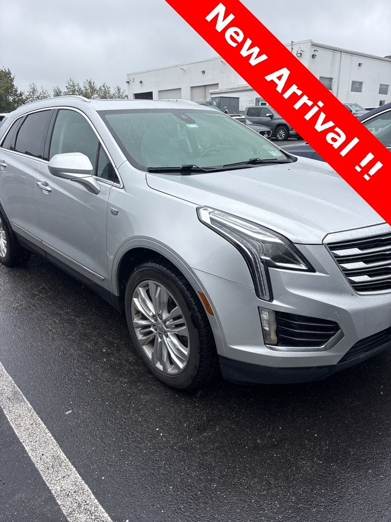 Used 2019 Cadillac XT5 Premium Luxury with VIN 1GYKNFRS5KZ217070 for sale in Riverhead, NY
