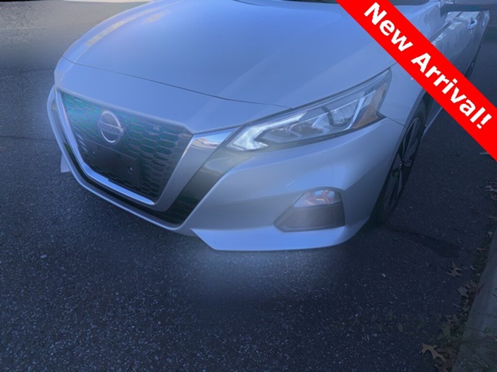 Used 2021 Nissan Altima 2.5 SV Sedan