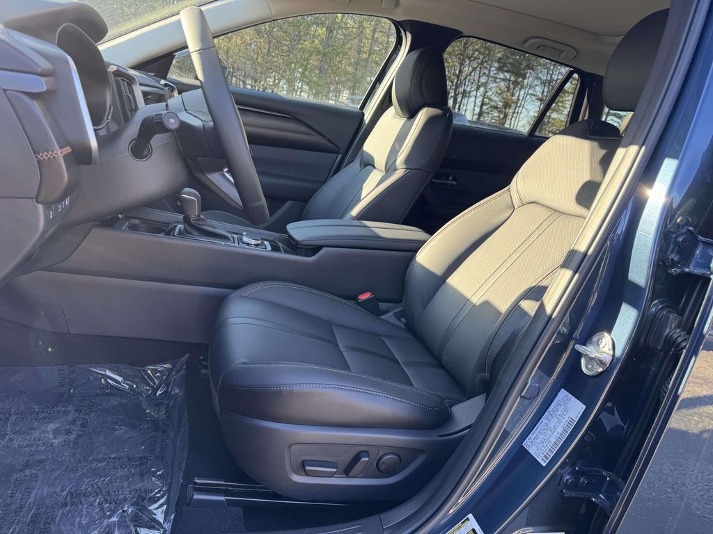 2026 Mazda CX-50 Premium - Photo 14
