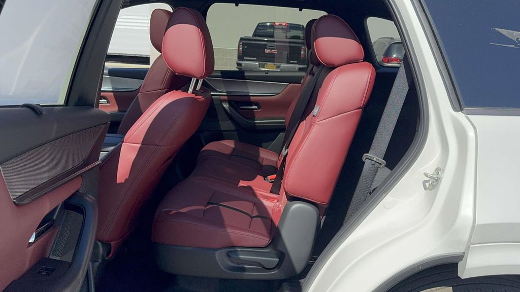 2026 Mazda CX-70 Premium Package - Photo 14