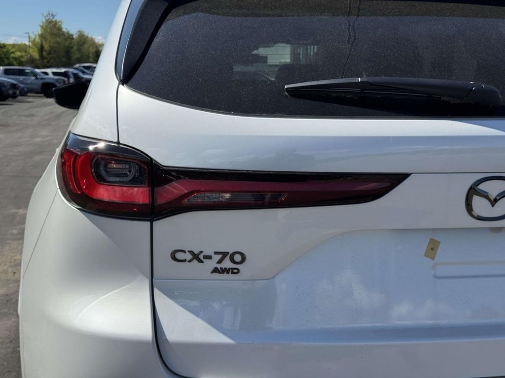 2026 Mazda CX-70 Premium Package - Photo 11