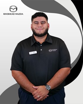 Staff member Manuel Cortes from ID_22b971bec07d