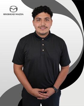 Staff member Jefferson Lemus from ID_22b971bec07d