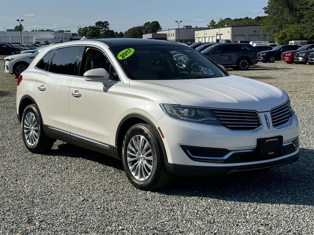 Used 2017 Lincoln MKX Select with VIN 2LMPJ8KR5HBL30832 for sale in Riverhead, NY