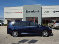 2018 Chrysler Pacifica TOURING L Passenger Van For Sale in LaPlace, LA