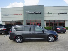 2018 Chrysler Pacifica TOURING L Passenger Van For Sale in LaPlace, LA