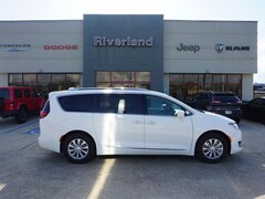 2018 Chrysler Pacifica TOURING L Passenger Van For Sale in LaPlace, LA