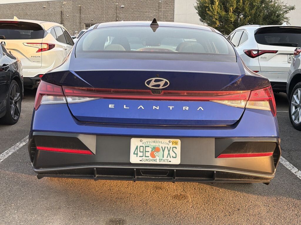 Used 2025 Hyundai Elantra SEL Convenience Sedan