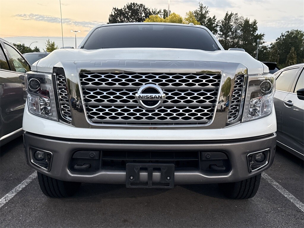 2018 Nissan Titan Platinum Reserve photo 2