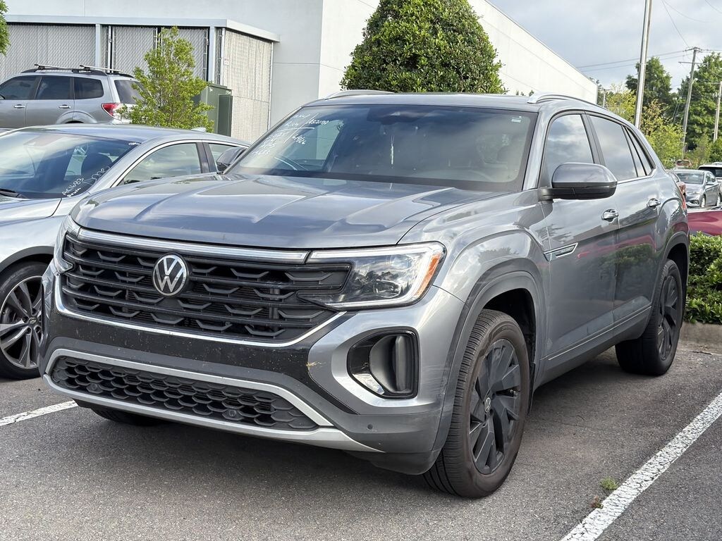 Used 2025 Volkswagen Atlas Cross Sport 2.0T SE w/Technology SUV