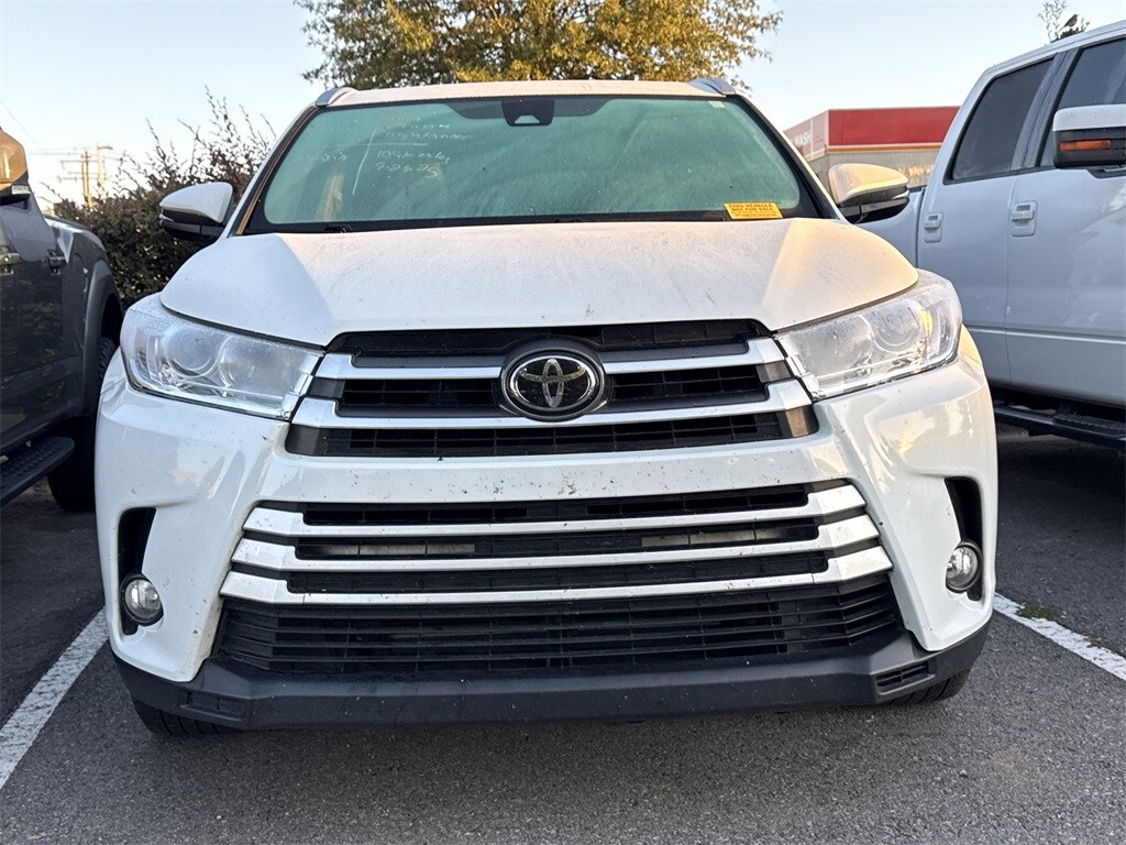 2017 Toyota Highlander XLE photo 2