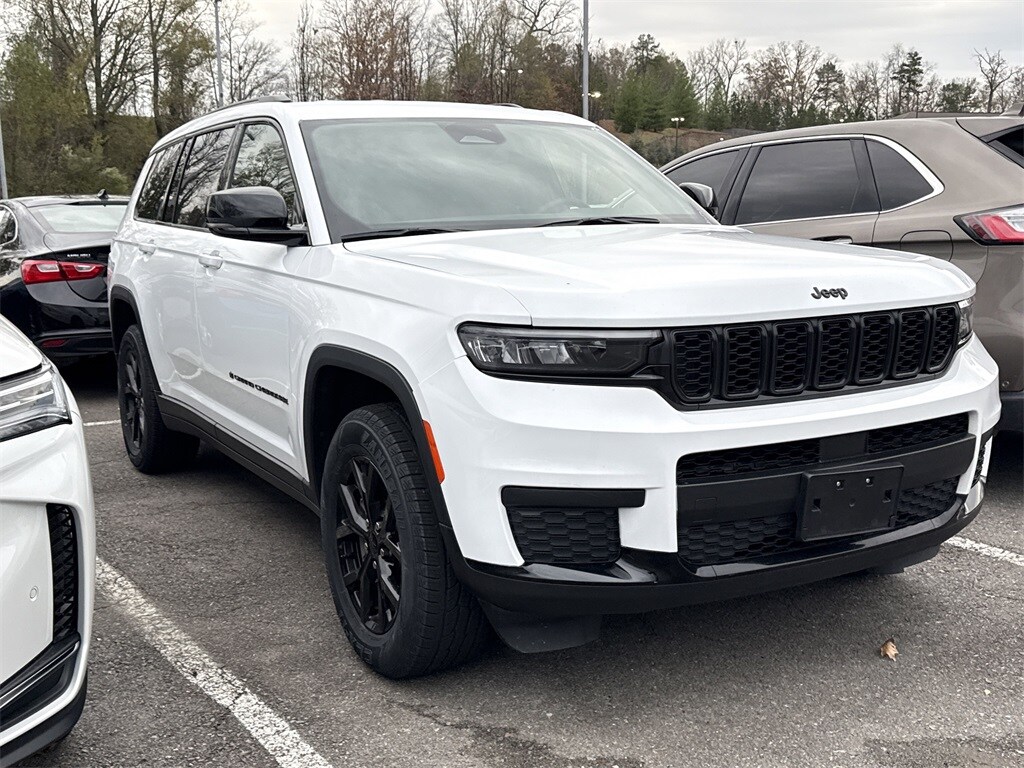 2024 Jeep Grand Cherokee Laredo photo 3