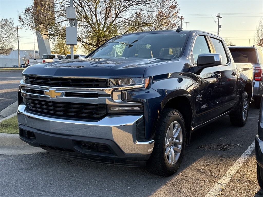 2020 Chevrolet Silverado 1500 LT photo 3