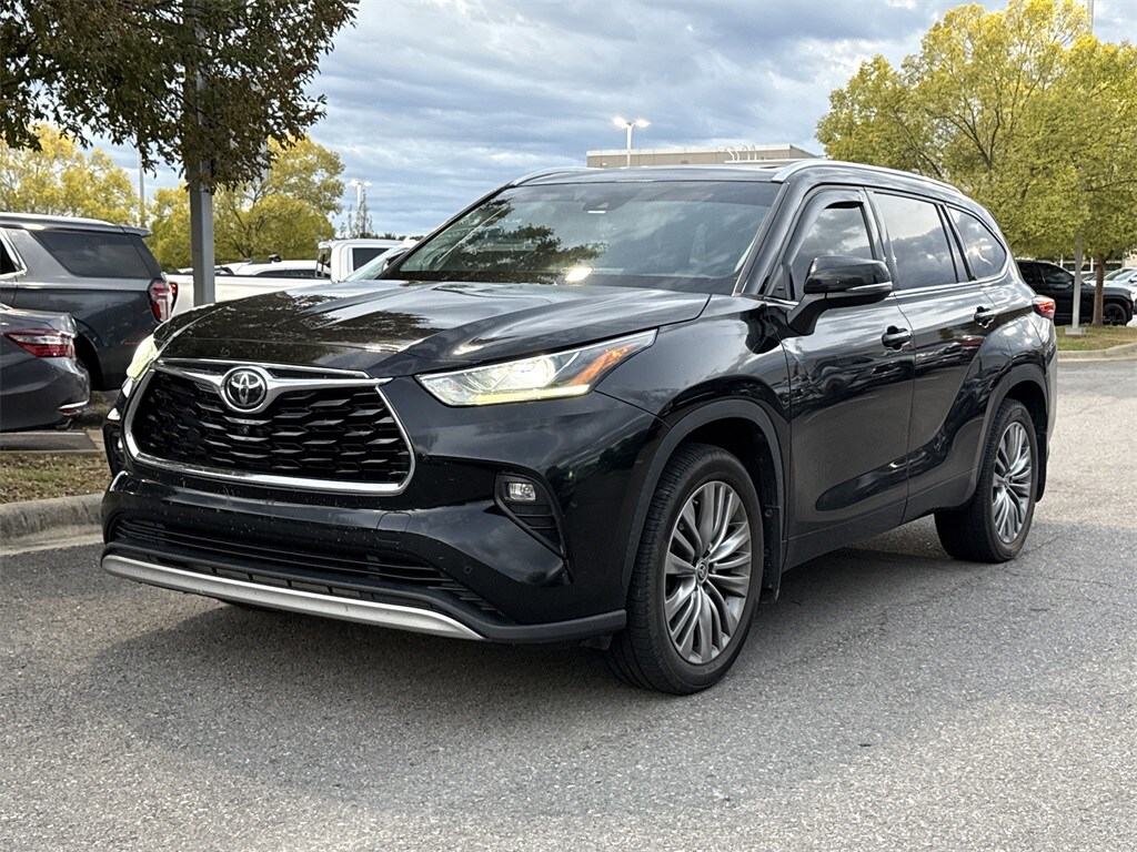 2020 Toyota Highlander Platinum photo 2