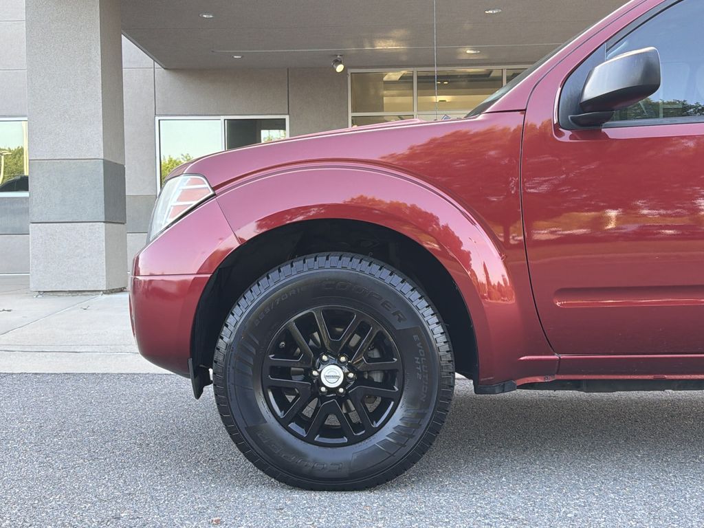 2016 Nissan Frontier 9