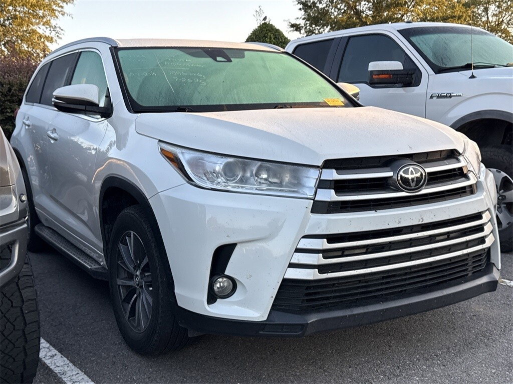 2017 Toyota Highlander XLE photo 3
