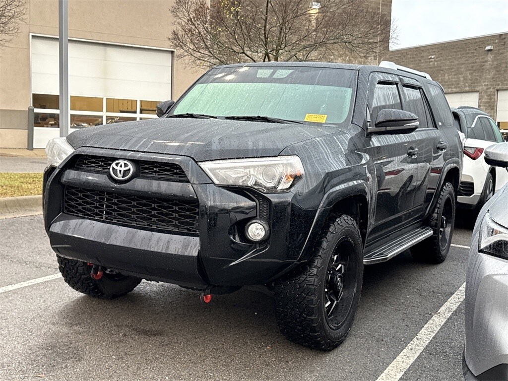 2016 Toyota 4Runner Limited photo 3
