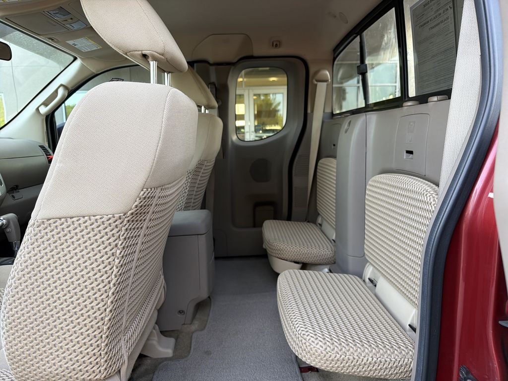 2016 Nissan Frontier 12