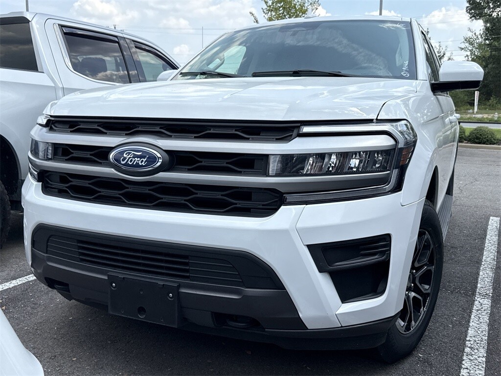 2023 Ford Expedition MAX XLT photo 2