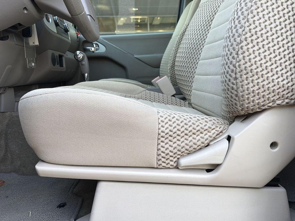2016 Nissan Frontier 19