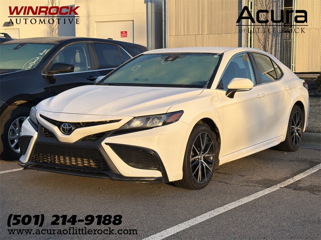 Used 2022 Toyota Camry SE Sedan
