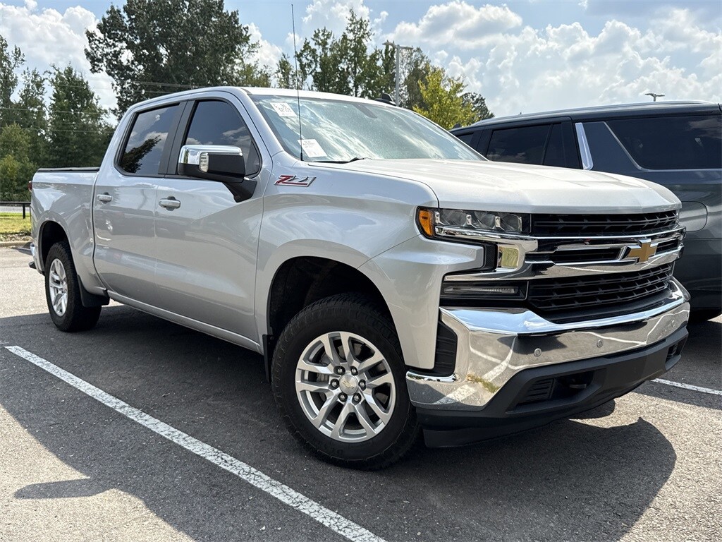 2019 Chevrolet Silverado 1500 LT photo 2