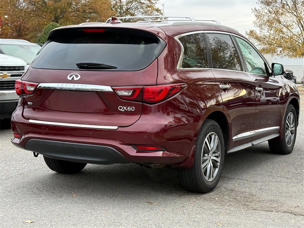 2020 Infiniti QX60 Luxe photo 3