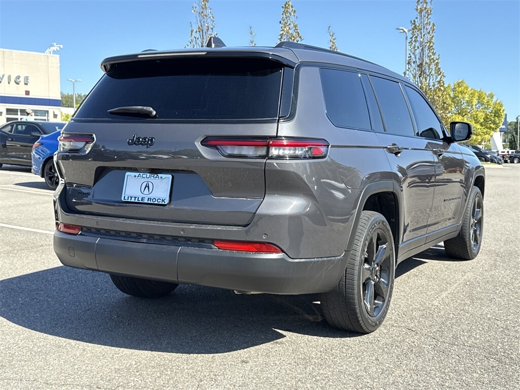 2023 Jeep Grand Cherokee Altitude photo 3