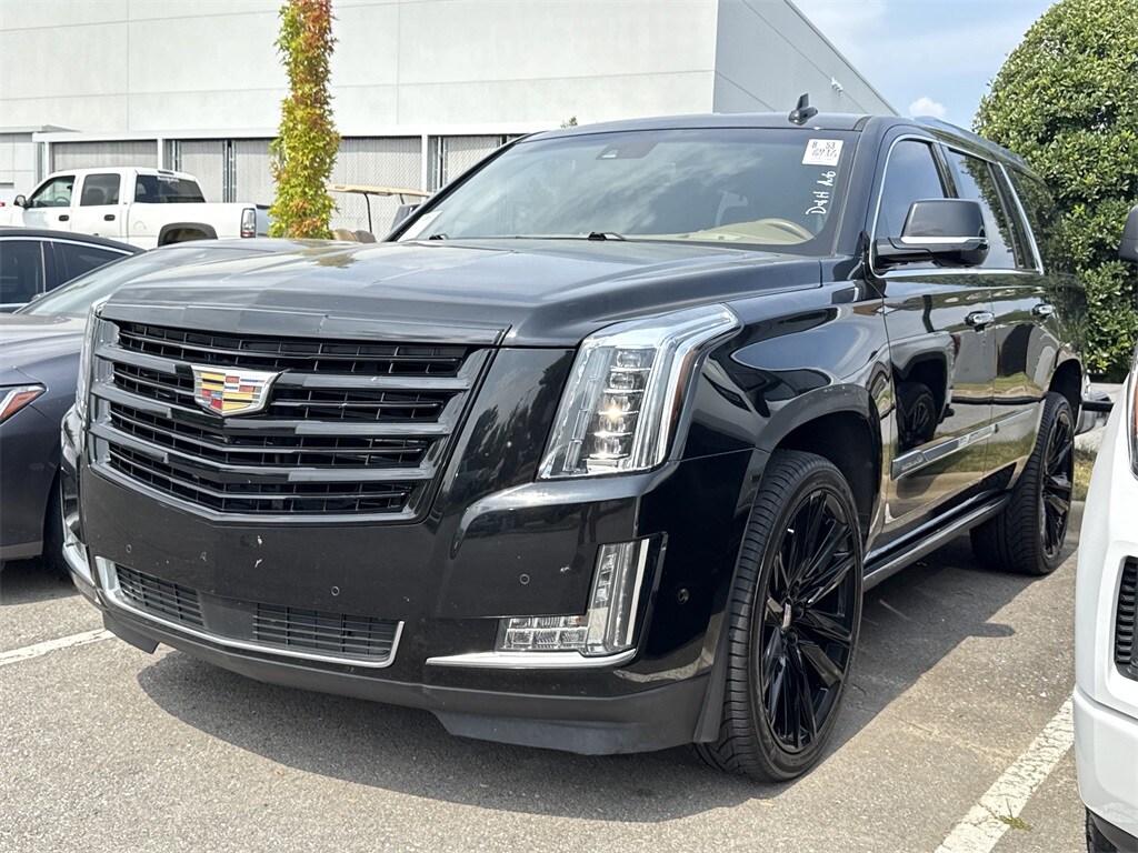 2017 Cadillac Escalade Platinum photo 2
