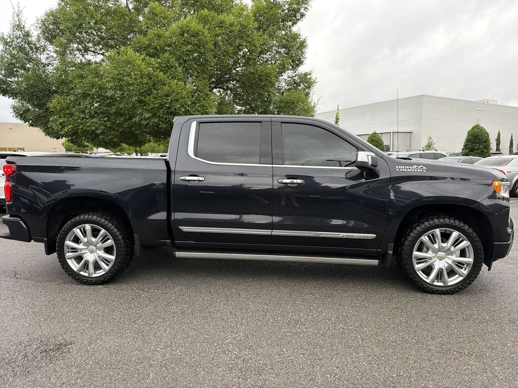 Used 2023 Chevrolet Silverado 1500 High Country with VIN 1GCUDJEL0PZ191617 for sale in Little Rock