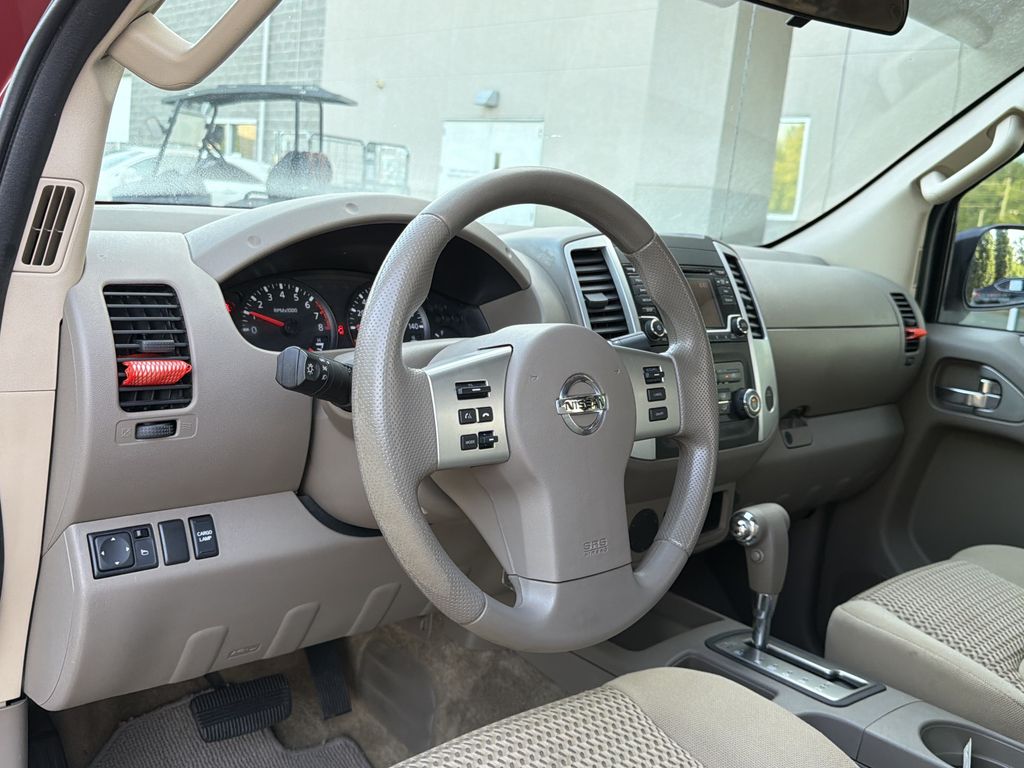 2016 Nissan Frontier 10