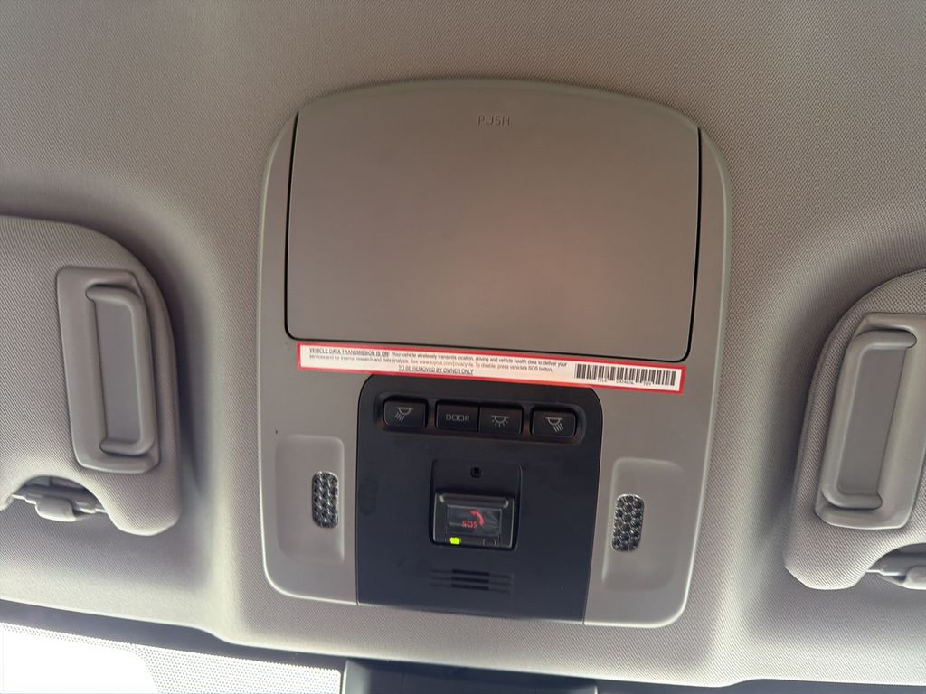 2022 Toyota Camry XSE - Photo 34