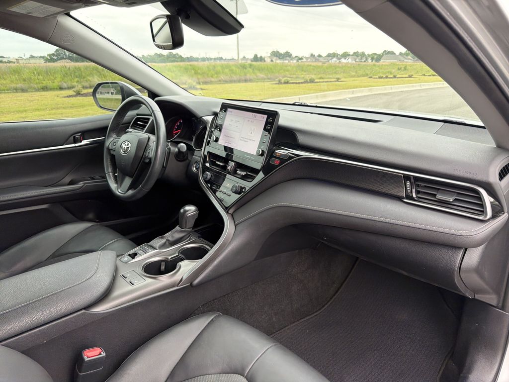 2022 Toyota Camry XSE - Photo 16