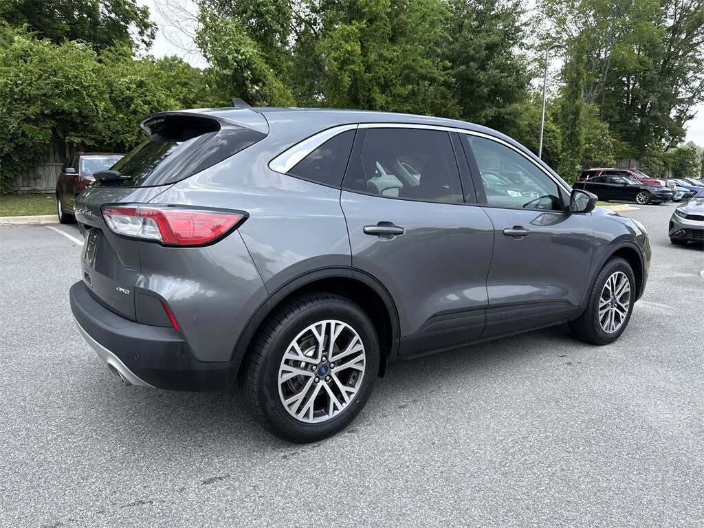 2022 Ford Escape SEL photo 2