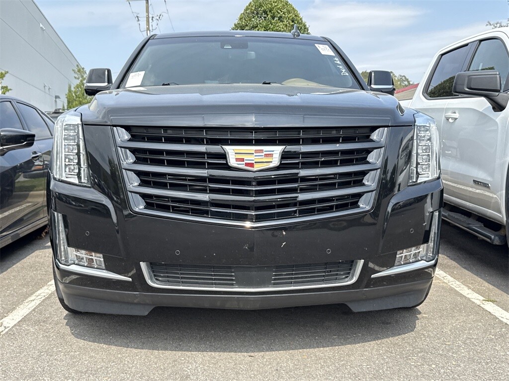2017 Cadillac Escalade Platinum photo 2