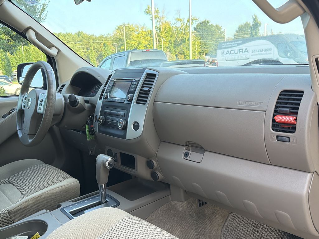 2016 Nissan Frontier 16