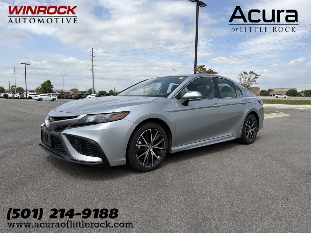 Used 2023 Toyota Camry SE Sedan