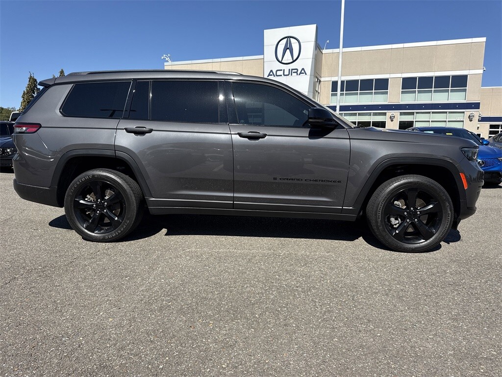 2023 Jeep Grand Cherokee Altitude photo 2